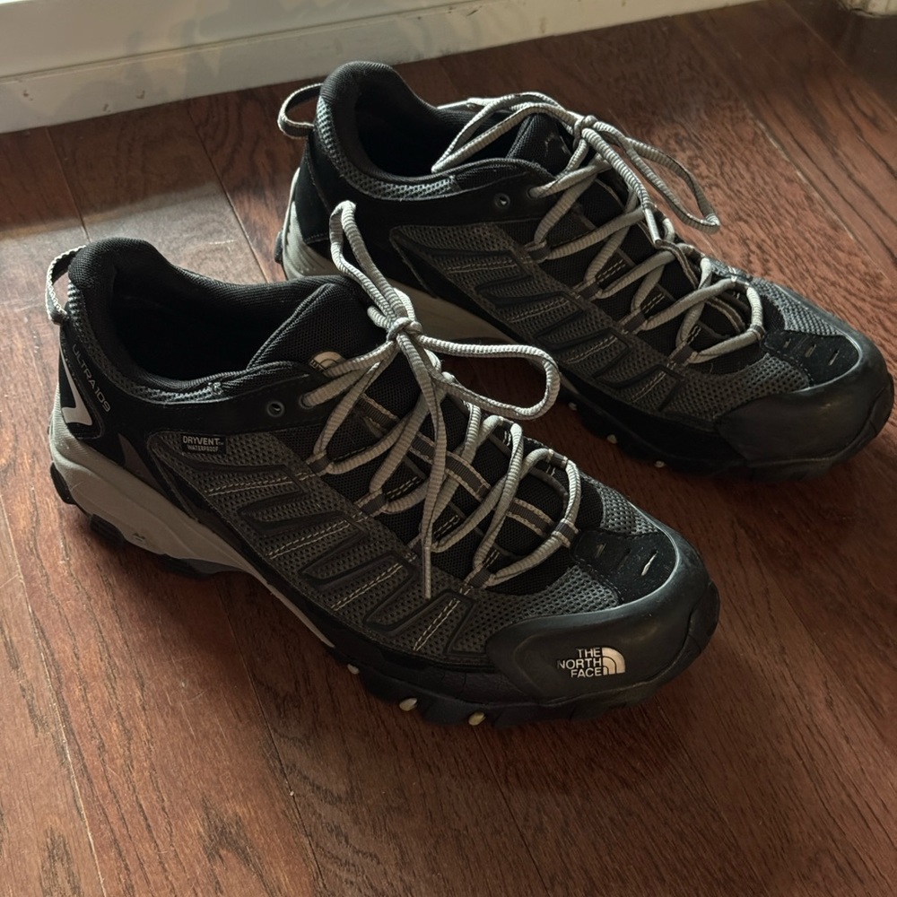 The North Face Men's Black and Gray boots